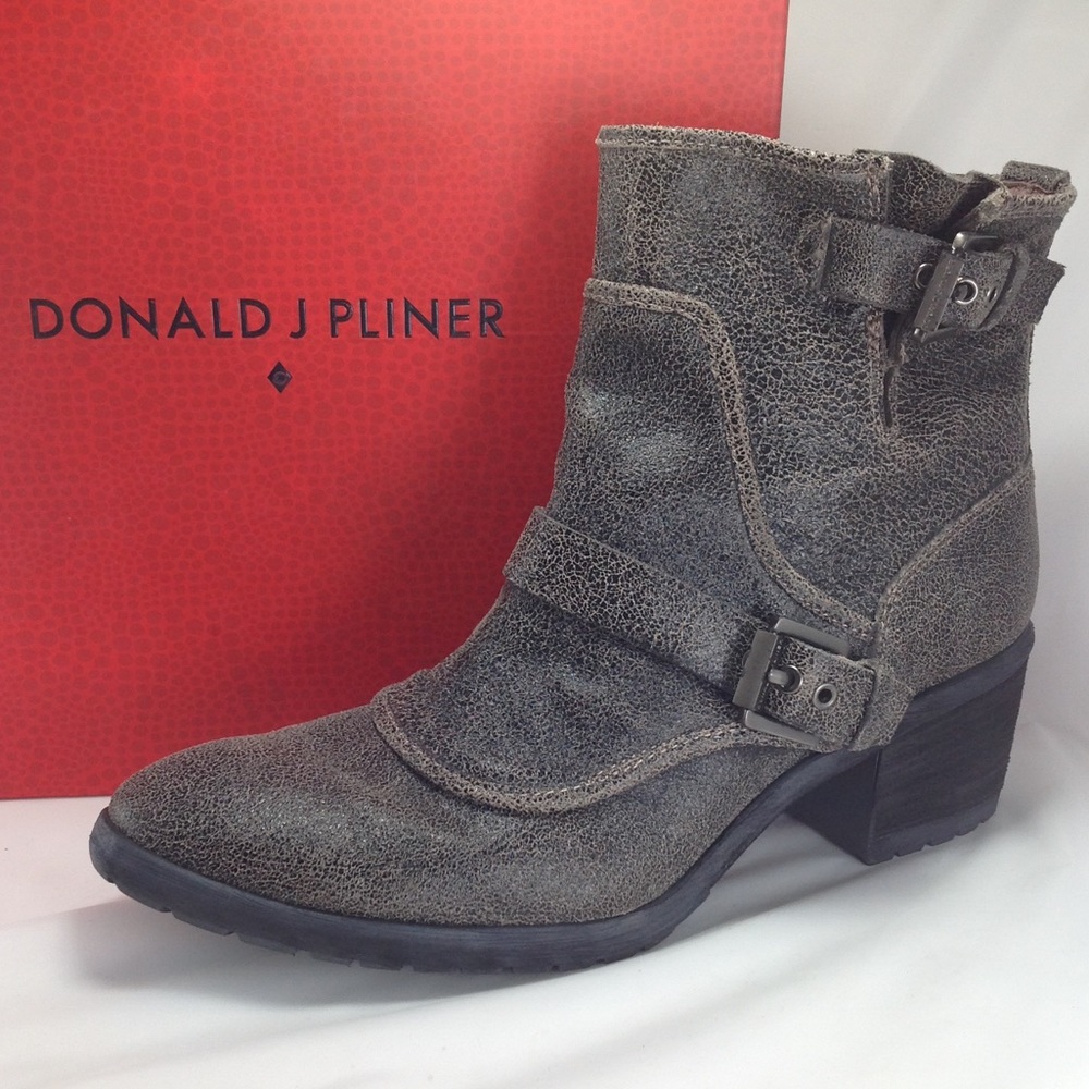 Donald J Pliner Delta Round Toe Leather Ankle Boot